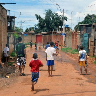Falta de políticas públicas prejudica apoio a famílias extensas no Brasil