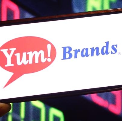 Yum Brands tem lucro abaixo do esperado com dificuldades de Pizza Hut e KFC nos EUA