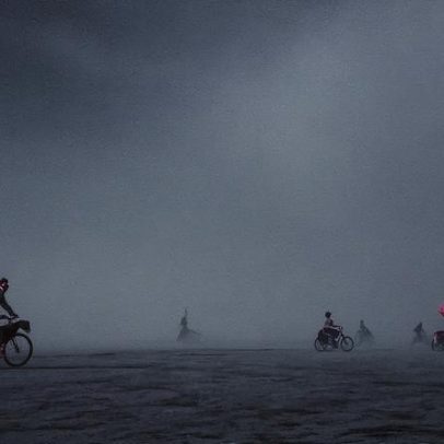 Tempestade destrói Orgy Dome do Burning Man enquanto deserto se prepara para chuva