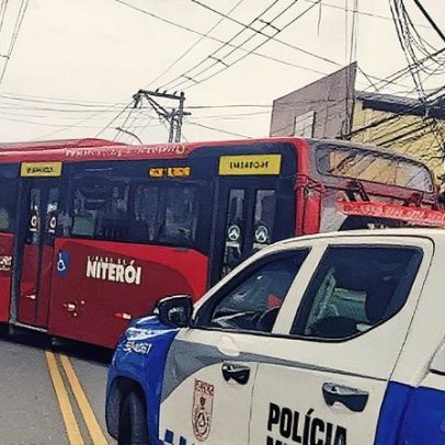 Confronto entre PM e criminosos causa troca de tiros e bloqueia ruas em Niterói