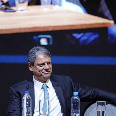 Presidentes de partidos e governadores de direita se reúnem para unir forças eleitorais