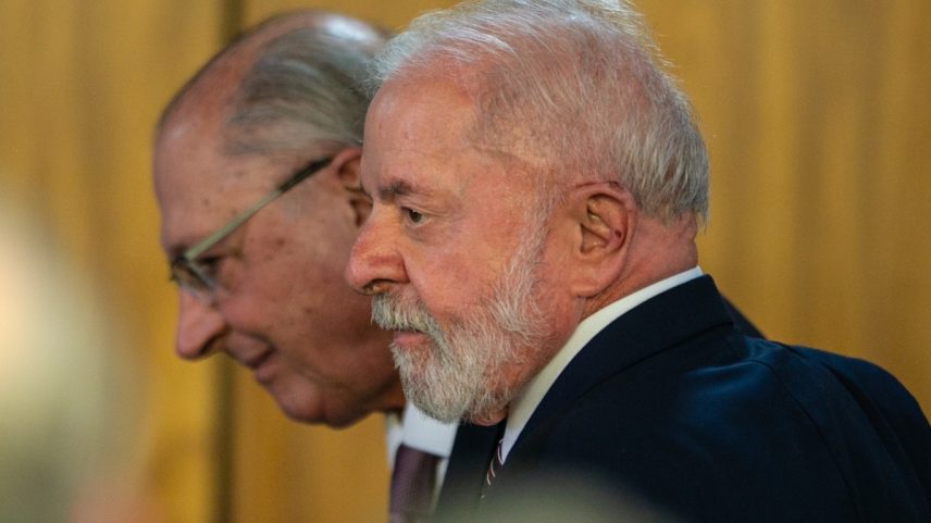 Vice-presidente Geraldo Alckmin e presidente Lula, juntos em evento (Foto: Brenno Carvalho / Agência O Globo)