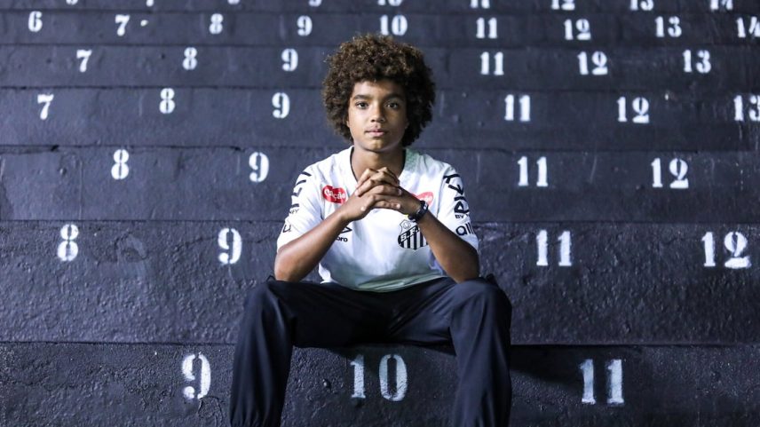 Plano do Santos para Kauan é semelhante ao que o clube teve com Neymar. (Foto: Reinaldo Campos/Santos)