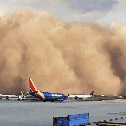 Parede de poeira atinge cidade nos EUA e causa caos em aeroportos e estradas