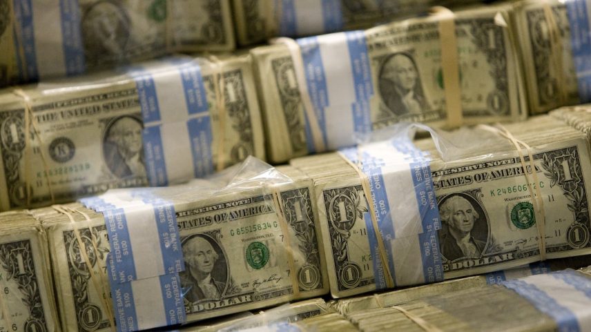O enfraquecimento do dólar desde abril e a entrada em vigor de novas tarifas dos EUA moldam as perspectivas para a América Latina (Foto: Bloomberg/Bloomberg Creative Photos)