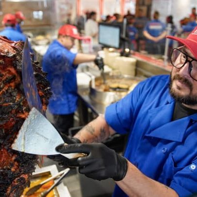 Tarifas chegam, mas comércio de tacos continua firme e forte