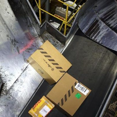 Tarifas de Trump transformam envio de cartas para os EUA em um desafio complicado