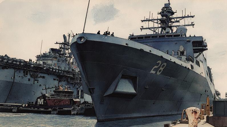 Navios com especialidades distintas em relação a embarcações que normalmente interceptam o transporte de cocaína (Foto: Reprodução)