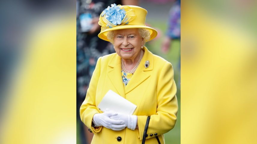 Inconfundível - Elizabeth II em sua tradicional forma: “Tenho que ser vista” (Foto: Max Mumby/Indigo/Getty Images)