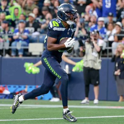 Tory Horton brilha com touchdown na estreia de pré-temporada pelos Seahawks