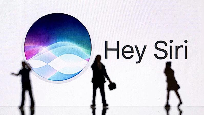Atualmente, a Siri está limitada a comandos mais amplos, como tocar listas de reprodução de música, buscar informações ou controlar aparelhos domésticos inteligentes (Foto: Bloomberg)