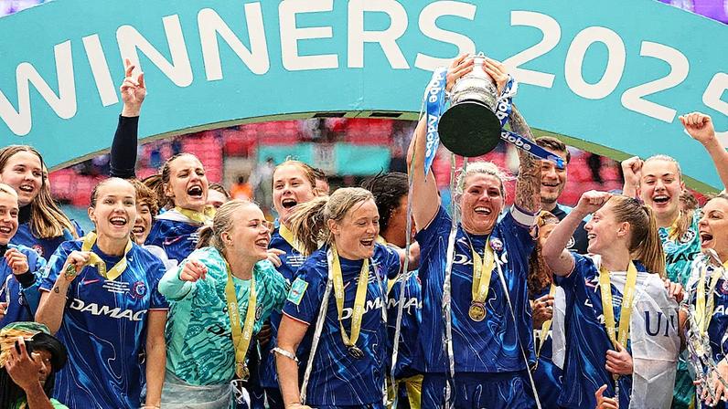 A venda do time feminino contribuiu para o lucro de 128 milhões de libras esterlinas antes dos impostos do Chelsea (Foto: Reprodução)