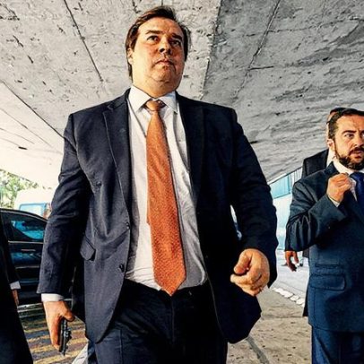 Nobel de Economia brilha em evento da confederação de bancos no Brasil