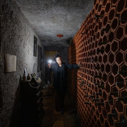 Casal descobre vinhos raros ao comprar casa em Santo Amaro