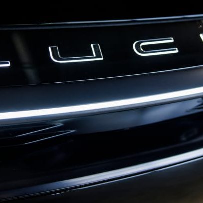 Lucid reduz previsão de produção anual após resultados abaixo do esperado no segundo trimestre