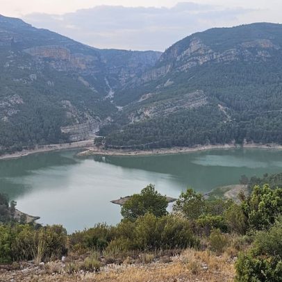 Presa de Buseo transborda e gera críticas por falta de atenção antes da tragédia