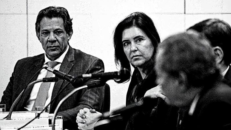 Ministros Fernando Haddad (Fazenda) e Simone Tebet (Planejamento) em reunião em Brasília (Foto: Mateus Bonomi - 15.jul.2024/Reuters)