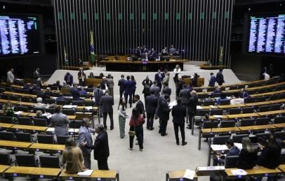 Deputado sugere isenção de taxas para igrejas em cartórios municipais
