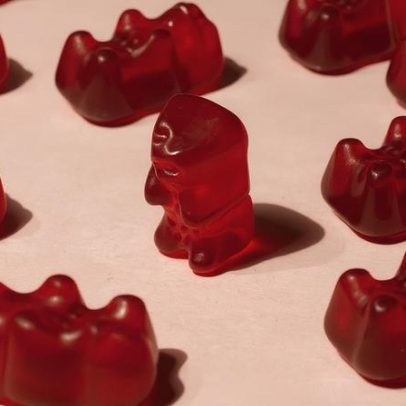 Descubra como fazer gomas de morango japonesas com poucas calorias e saborosas