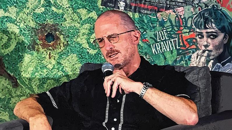 Darren Aronofsky em evento no México, transmitido ao vivo em São Paulo (Foto: Davi Krasilchik / Folhapress)