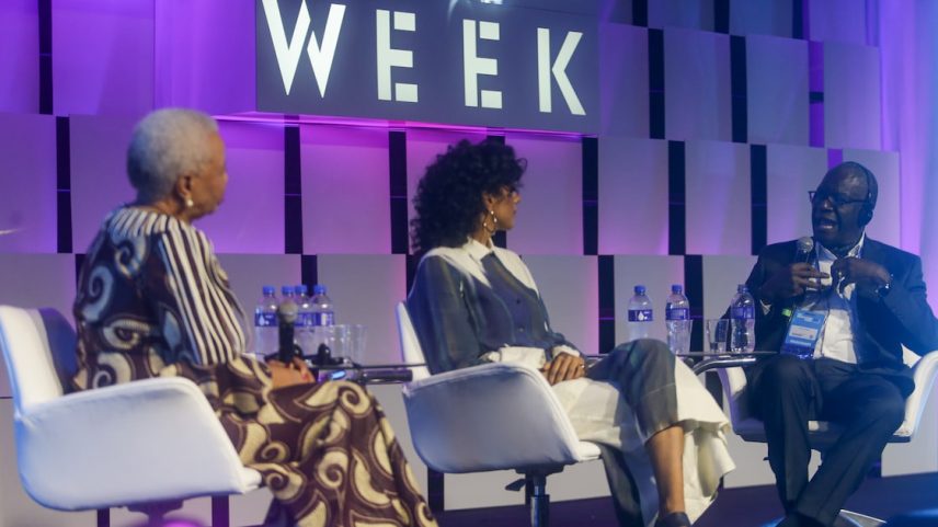 Moçambicana Graça Machel e o congolês Denis Mukwege dividiram o palco na Rio Innovation Week (Foto: Pedro Kirilos/Estadão)