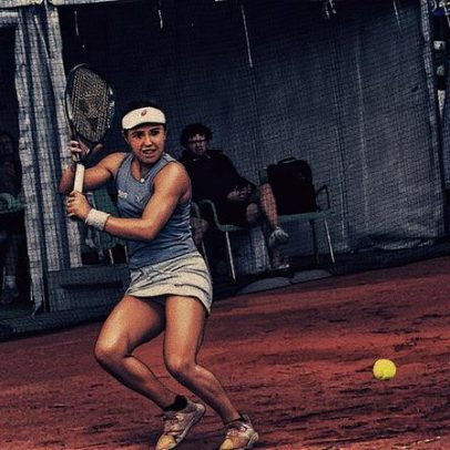 Gabriela Cé supera match-point e avança às quartas de final na Polônia
