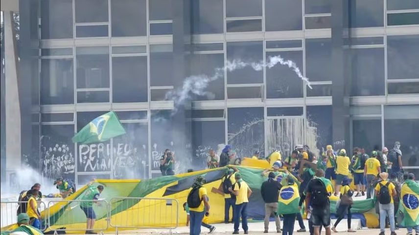 Invasão e depredacão às sedes dos três Poderes, em Brasília, no dia 8 de janeiro de 2023 (Foto: Cristiano Mariz/Agência O Globo/08-01-2023)