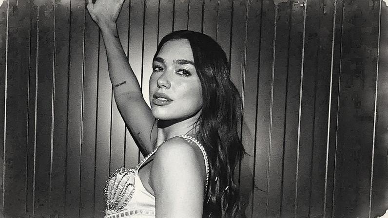 Dua Lipa no Sunny Hill Festival (Foto: Reprodução)