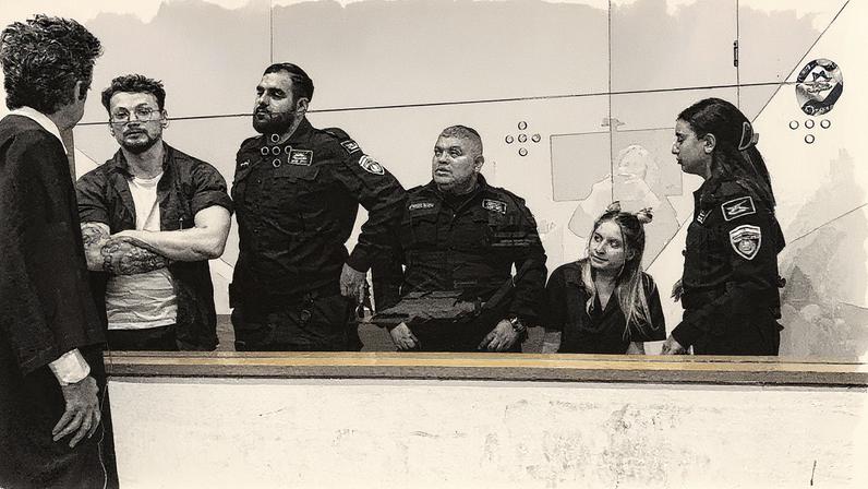 Vladislav Victorson e Anya Bernstein em audiência no tribunal de Tel Aviv, em julho de 2025. O casal é acusado de colaborar com o Irã, após ser supostamente recrutado online (Foto: Isabel Kershner/The New York Times)
