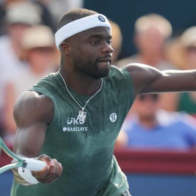 Tiafoe e Cobolli avançam em três sets, enquanto De Minaur passa sem jogar
