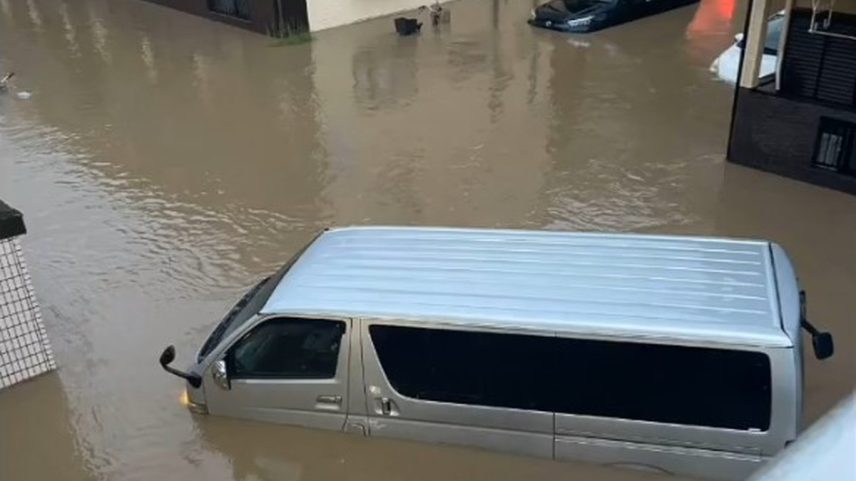 Ruas alagadas em Kagoshima, no Japão: chuvas em quantidade sem precedentes (Foto: Reprodução de vídeo)