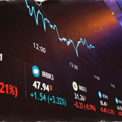 Ibovespa fecha agosto em alta de 6,3% e alcança 141 mil pontos