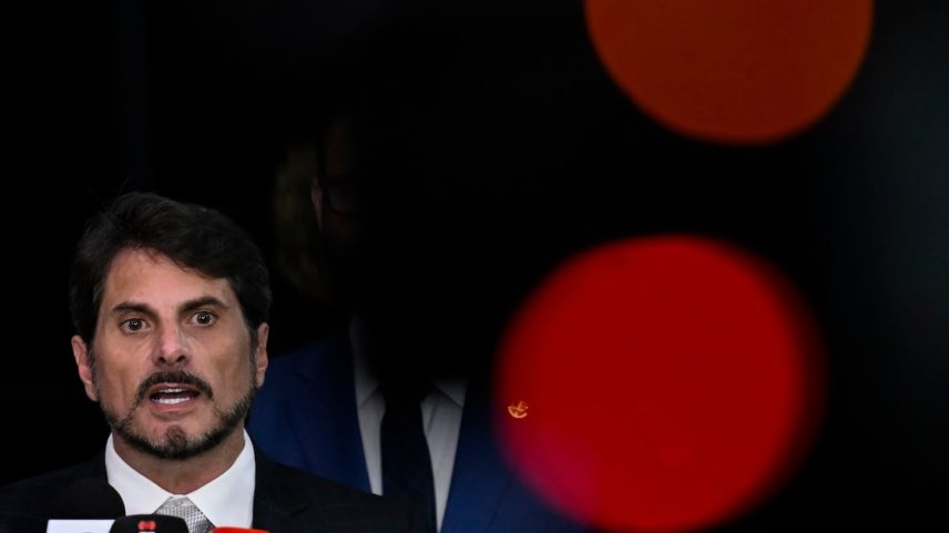 Senador Marcos do Val (Podemos-ES) disse que entrou nos EUA com o passaporte diplomático, descumprindo a ordem de retenção do seu passaporte (Foto: Andressa Anholete/Agência Senado)