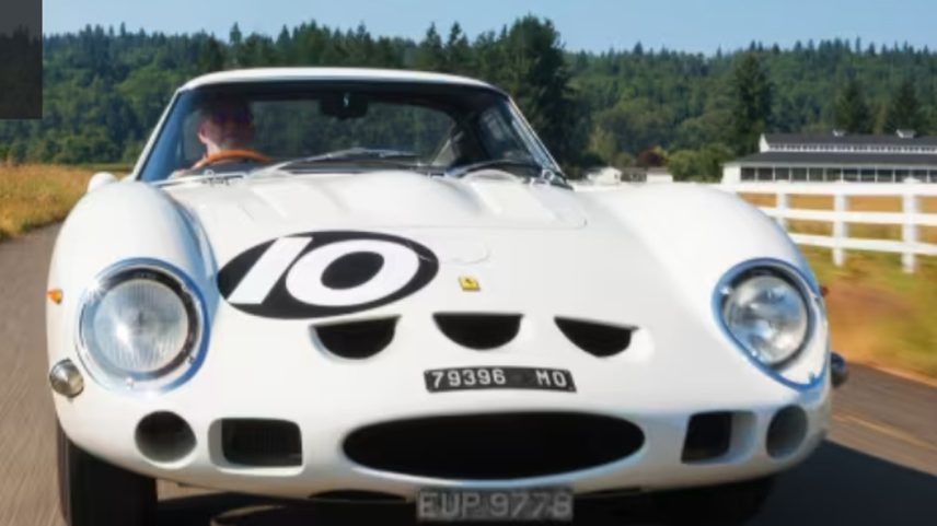 Ferrari branca de fábrica — Foto: Mecum