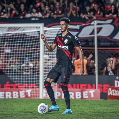 Atlético-GO rejeita proposta e Botafogo enfrenta dificuldades na contratação de zagueiro