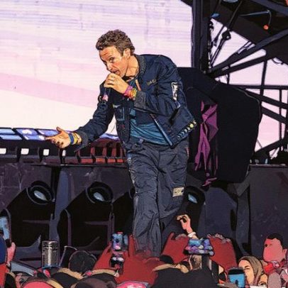 Chris Martin fala sobre superação após incidente com telescópio e beijo na câmera
