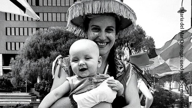 María del Mar Quiroga levou seu filho a uma apresentação de carnaval Latinx na Austrália para se manter conectada às suas raízes culturais argentinas. (Foto: María del Mar Quiroga; usado com permissão)