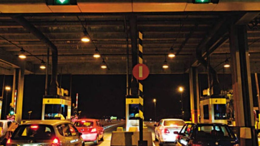 Pedágios em SP: Governador Tarcísio enfrenta pressões políticas e críticas pela instalação de pedágios eletrônicos na Rodovia Padre Manoel da Nóbrega. (Foto: QUATRO RODAS)