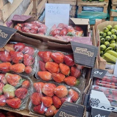 Morango do amor dispara preços em SP e 'morangão' se torna raro no mercado