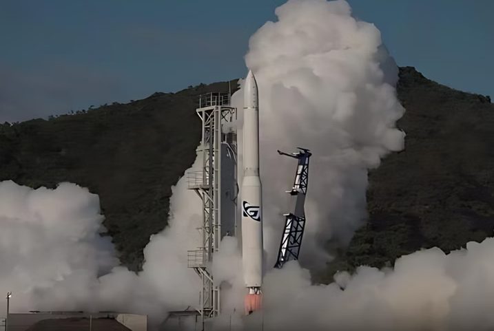Foguete Eris permaneceu 14 segundos no ar antes de voltar ao solo (Foto: Gilmour Space/Divulgação)