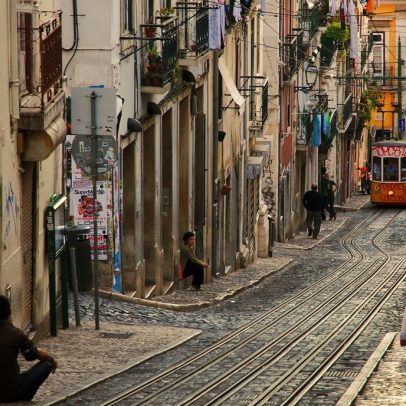 Imigrante qualificado em Portugal enfrenta desafios ao atuar fora da sua área profissional