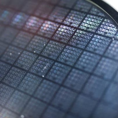 Tarifas de 100% de Trump afetam gigantes japoneses, mas Samsung e TSMC se destacam
