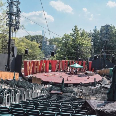 Teatro ao ar livre do Central Park reabre após reforma de US$ 85 milhões