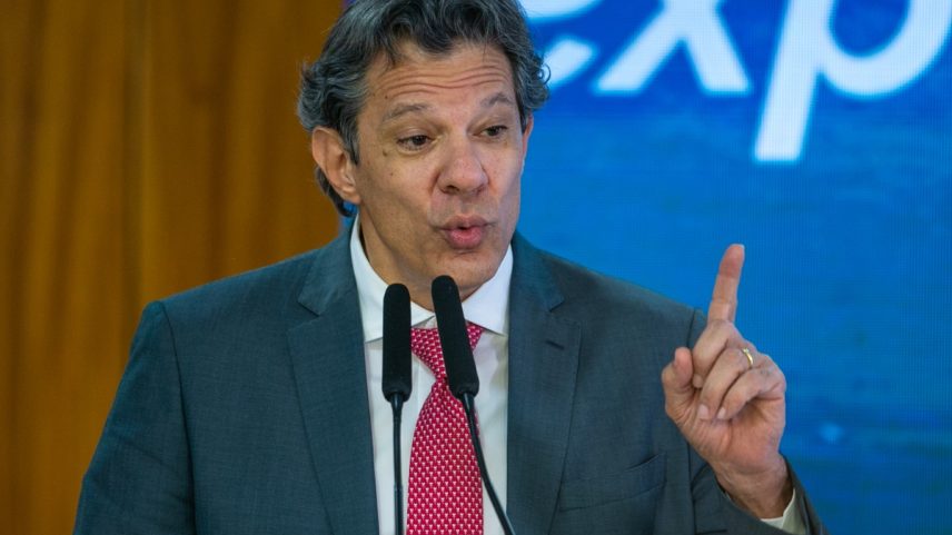 Presidente Lula, Ministro da Fazenda, Fernando Haddad e Vice-presidente Geraldo Alckmin, participam de Sanção e regulamentação do Projeto de Lei Complementar (PLP) nº 167/2024, Programa Acredita Exportação no Palácio do Planalto. (Foto: Brenno Carvalho / Agência O Globo)
