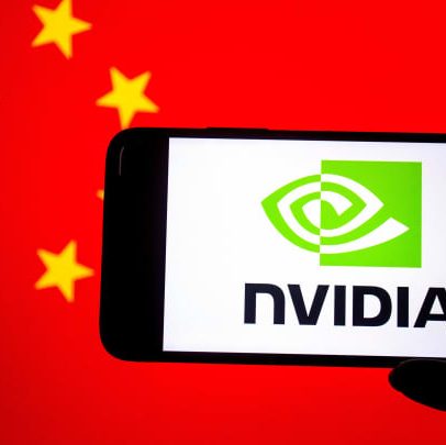 Cidadãos chineses são acusados de enviar chips de IA da Nvidia ilegalmente para a China