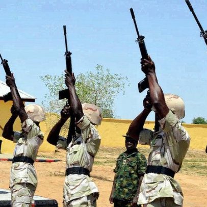 Mais de 30 jihadistas são mortos em ataques aéreos, afirma o exército nigeriano