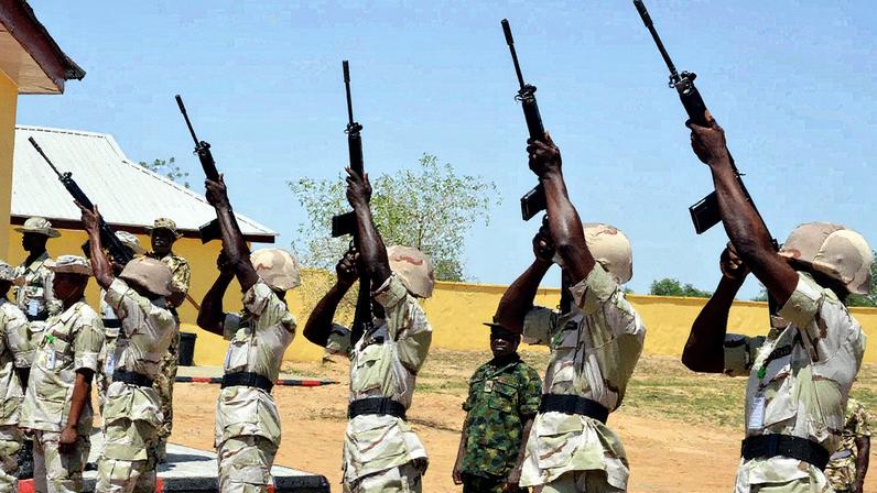 As forças de segurança da Nigéria estão lutando para conter numerosos conflitos em todo o estado da África Ocidental. (Foto: AFP via Getty Images)
