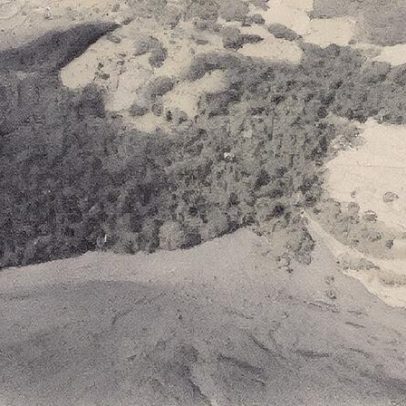 Bombeiro registra queda impressionante durante salto de base jump no Espírito Santo