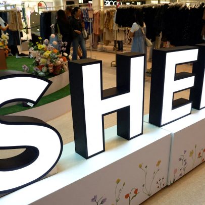Shein é penalizada em 1 milhão de euros na Itália por práticas de greenwashing