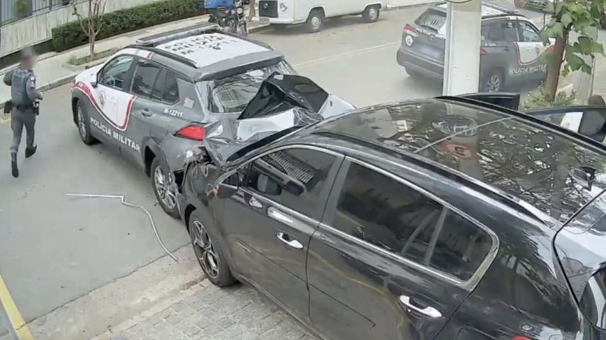 Ladrões colidem contra carro da polícia no Paraíso, em fuga após tentativa de arrastão (Foto: Divulgação / Gabriel)